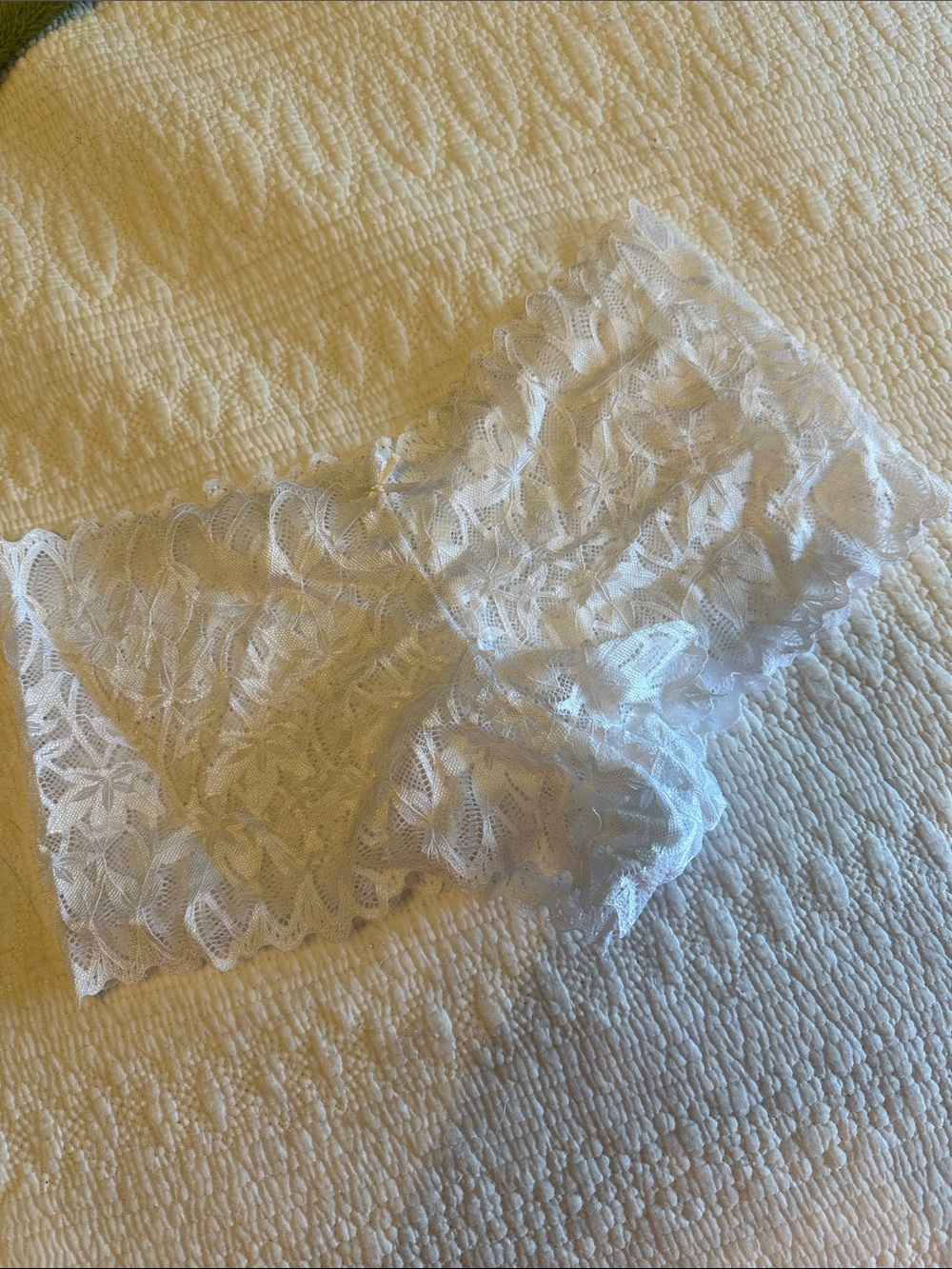 NWOT Lace Cheeky Underwear Size Medium